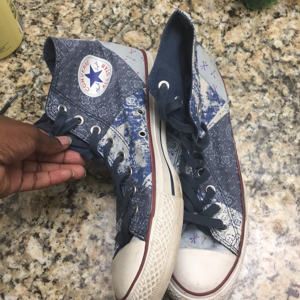 Converse - Picture 3 of 5